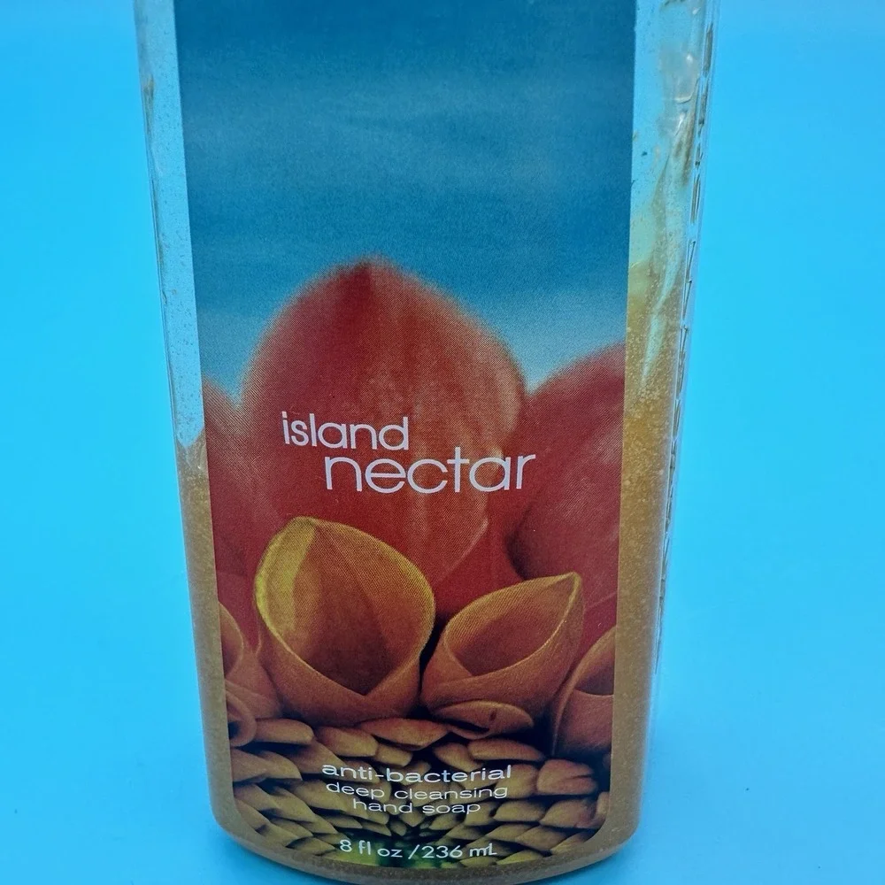 Bath & Body Works‎ Island Nectar Anti-Bacterial Deep Cleansing Hand Soap Sealed